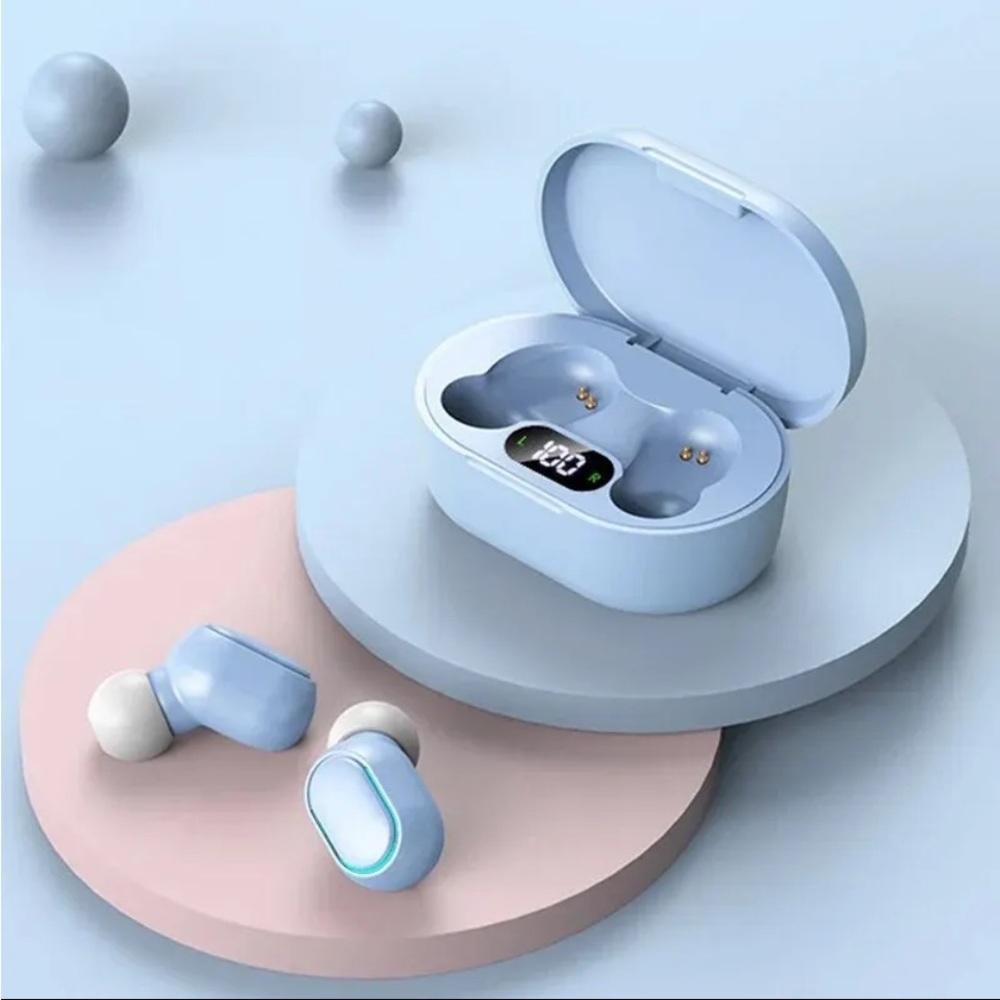 Wireless Earbuds with bonus charger block - Powder Blue